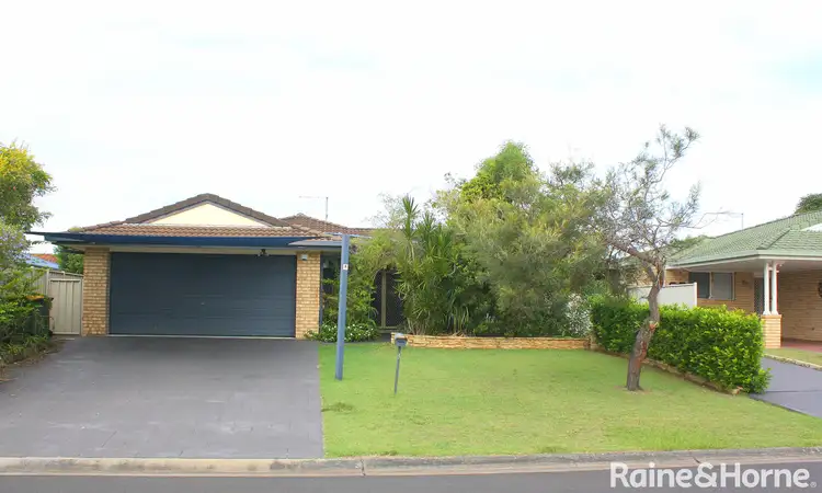 3 Parkview Crescent, Yamba NSW 2464