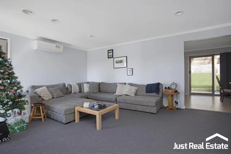 Second view of Homely house listing, 29 Andene Drive, Narre Warren VIC 3805