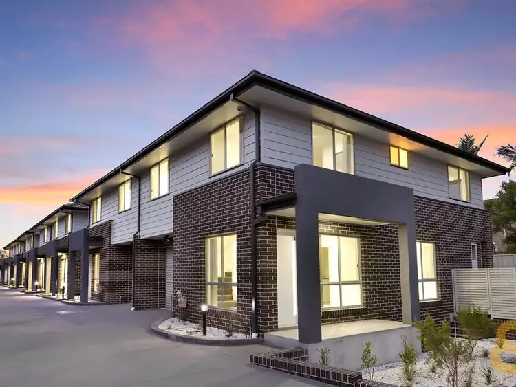 2/111-113 Canberra Street, Oxley Park NSW 2760