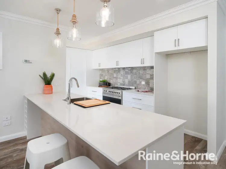 1/10 Peacock Drive, Turvey Park NSW 2650