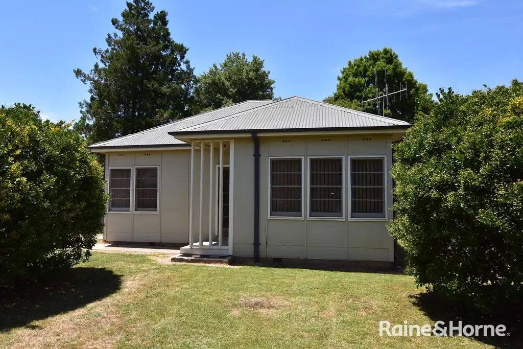 Main view of Homely house listing, 18 Endsleigh Avenue, Orange NSW 2800