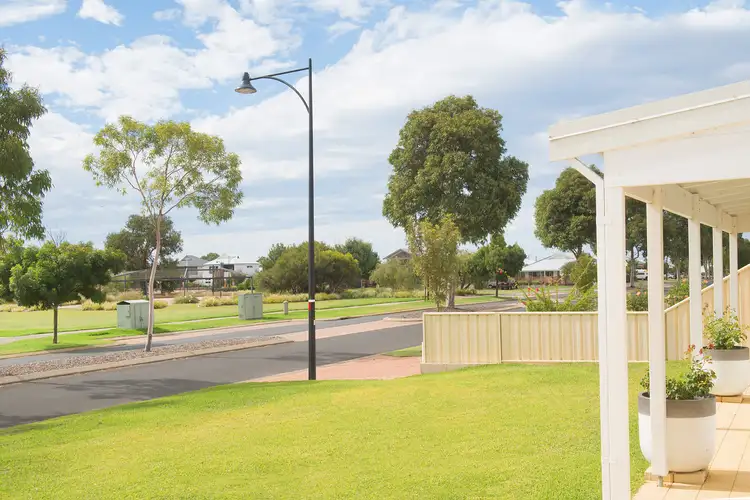 8 St Michaels Parkway, Dunsborough WA 6281