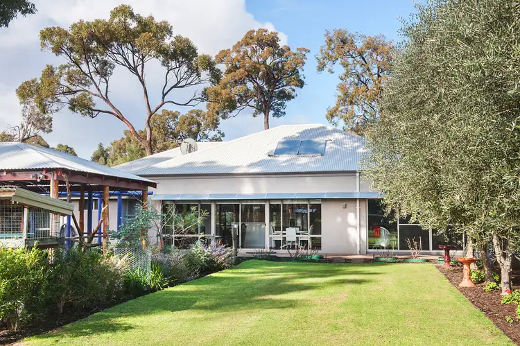 21 Valley Way, Nannup WA 6275