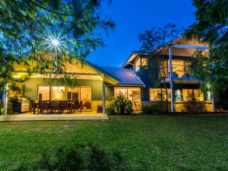 10B Lagoona Place, Quindalup WA 6281