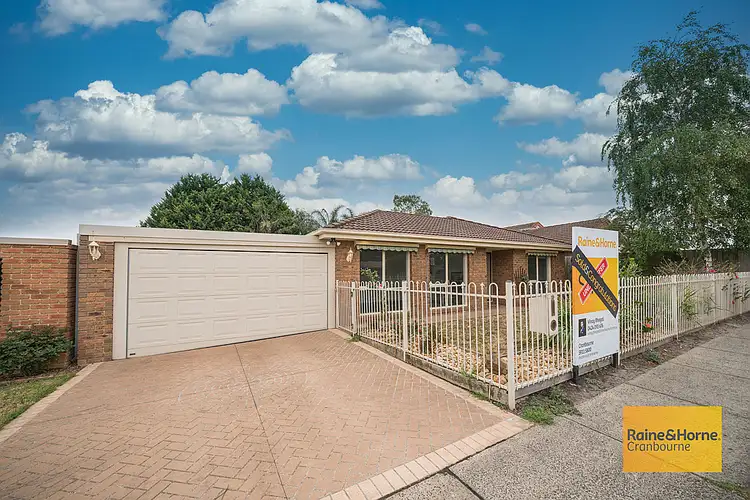19 Hazelwood Avenue, Cranbourne North VIC 3977