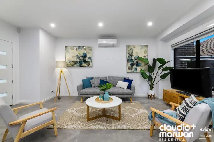 2/64 Winifred Street, Oak Park VIC 3046