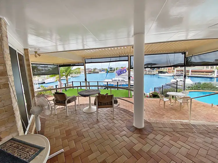 2 Kinsail Court, Raby Bay QLD 4163