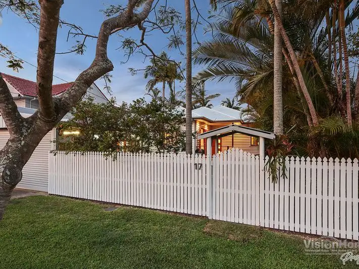 17 Twenty Third Avenue, Brighton QLD 4017