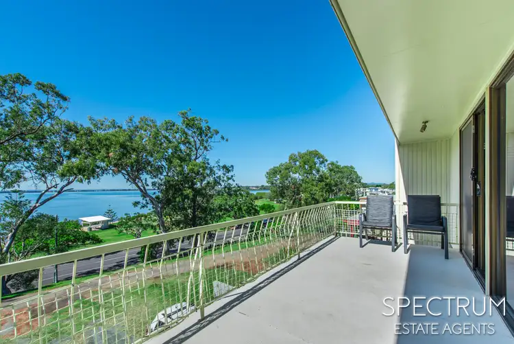 659 Esplanade, Lota QLD 4179