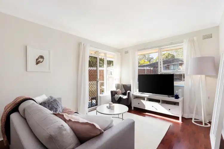 8 Elizabeth Parade
