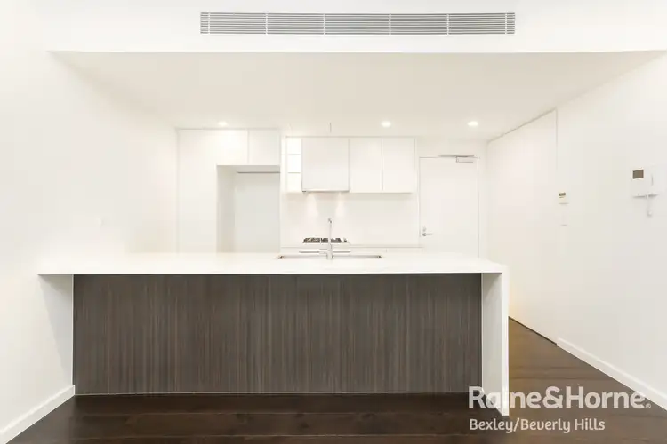 6 Martin Avenue