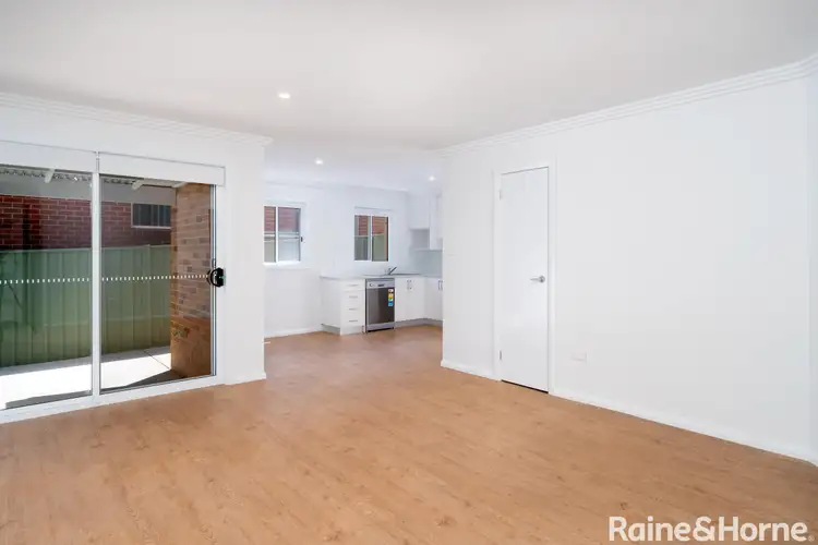 Fourth view of Homely block of units listing, 1-3/21 Kenneally Street, Kooringal NSW 2650