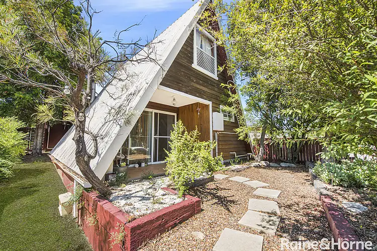 16 Pinaroo Road, Gwandalan NSW 2259