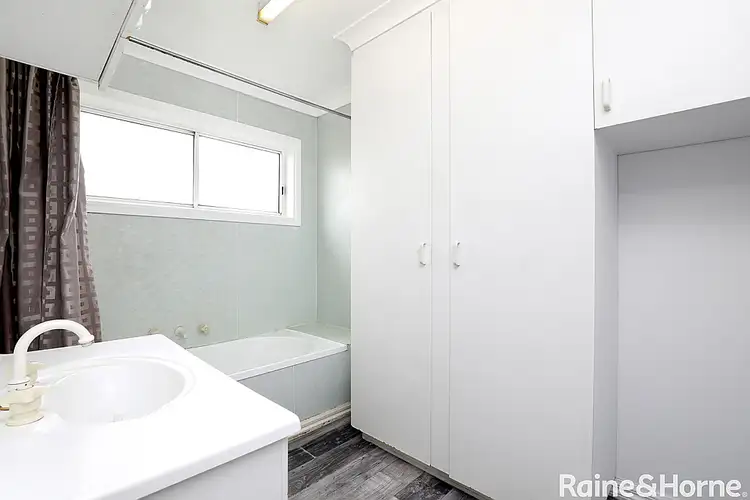 Sixth view of Homely house listing, 2 Kyora Court, Melton VIC 3337