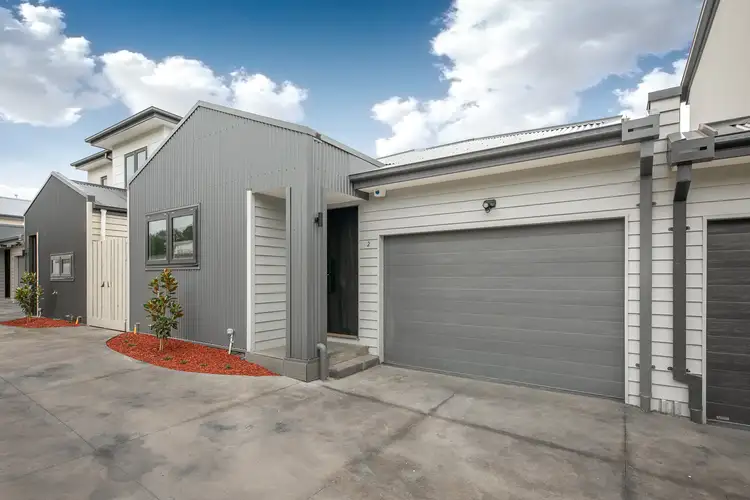 2/56 Aitken Street, Gisborne VIC 3437