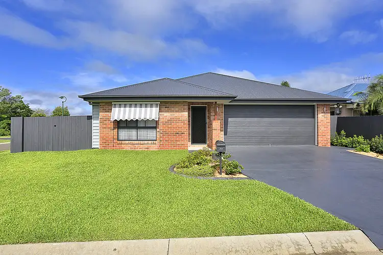 10 Brandon Court, Coral Cove QLD 4670