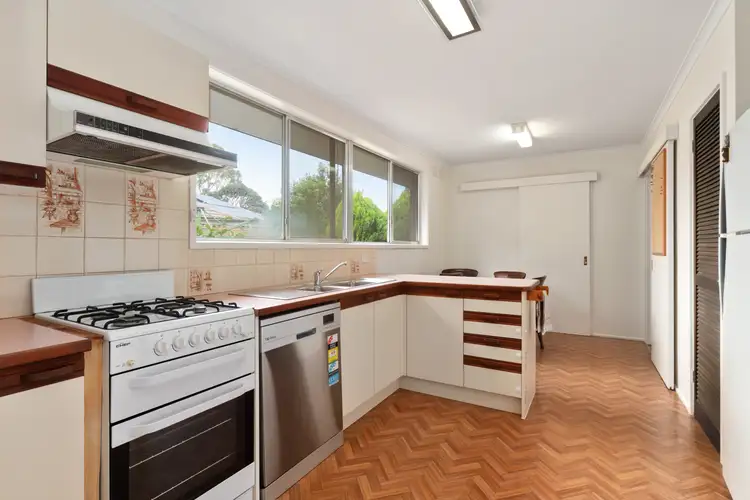 Fifth view of Homely house listing, 2 Milford Crescent, Frankston VIC 3199
