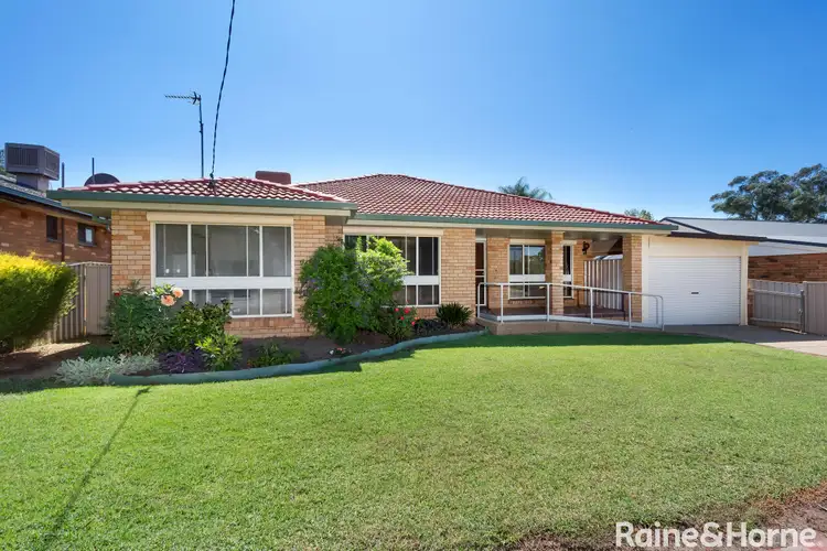 41 Walana Crescent, Kooringal NSW 2650