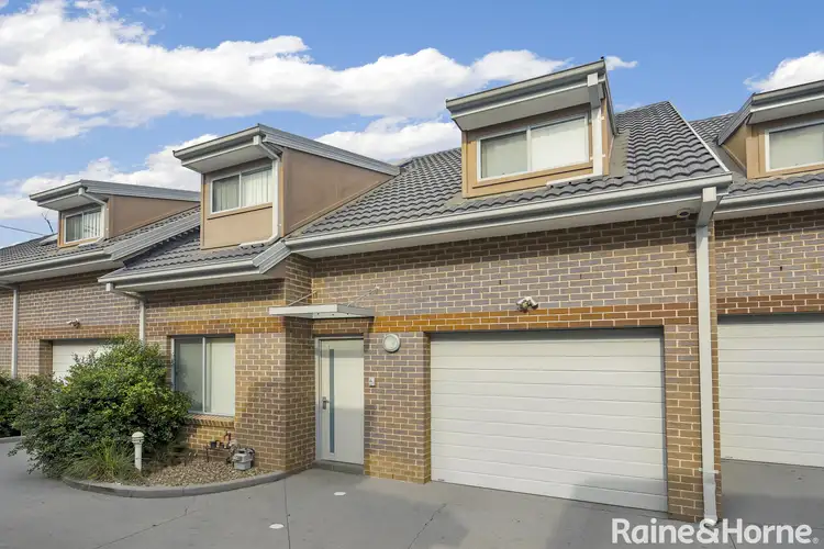 2/10-12 Canberra Street, Oxley Park NSW 2760