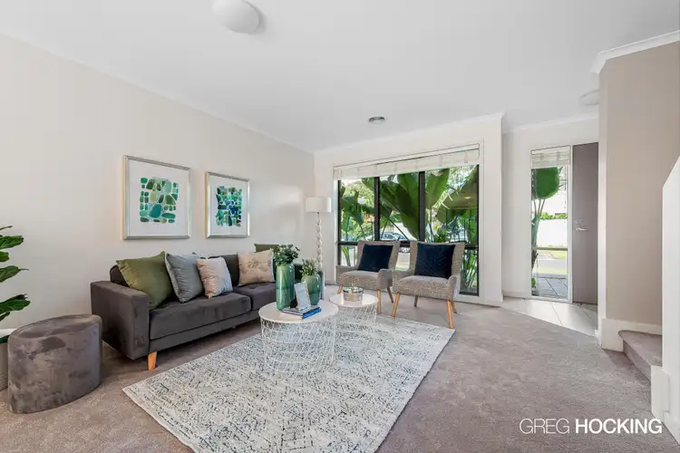 17 Pebble Beach Place, Heatherton VIC 3202