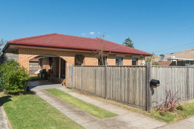 18 Downs Road, Seaford VIC 3198