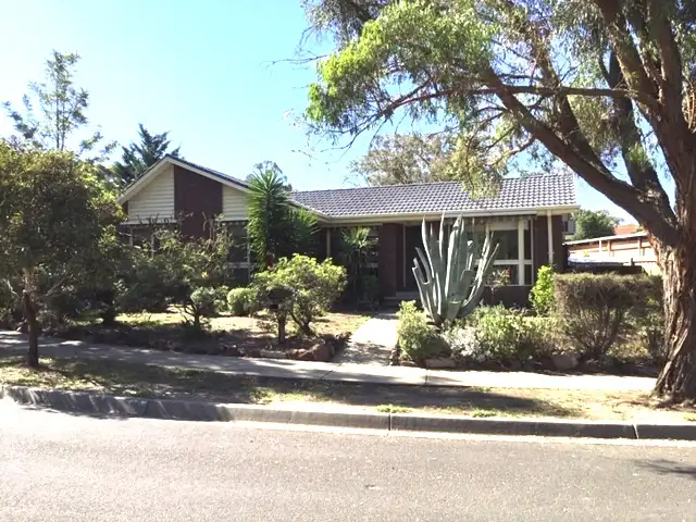 16 Isaacs Close, Sunbury VIC 3429