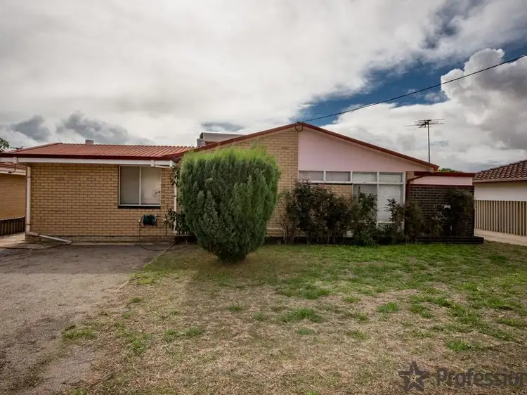 249 First Street, Wonthella WA 6530