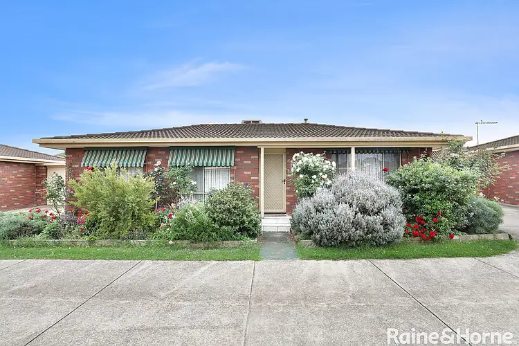 2/11-13 O'Neills Road, Melton VIC 3337