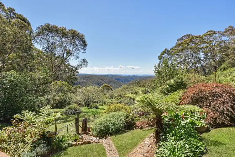 10 Claines Crescent, Wentworth Falls NSW 2782