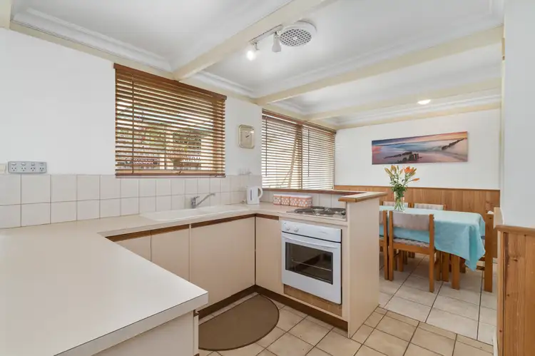Fifth view of Homely house listing, 2 Peter Court, Seaford VIC 3198
