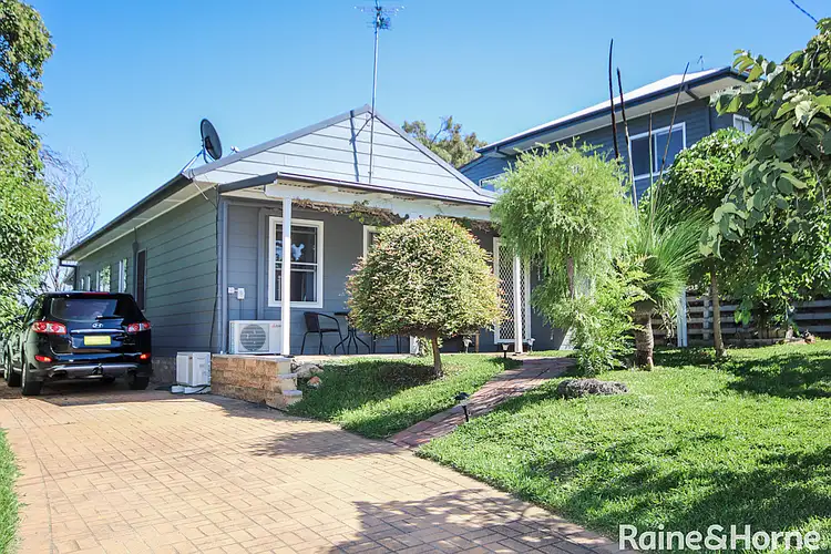 24 George Street, Muswellbrook NSW 2333