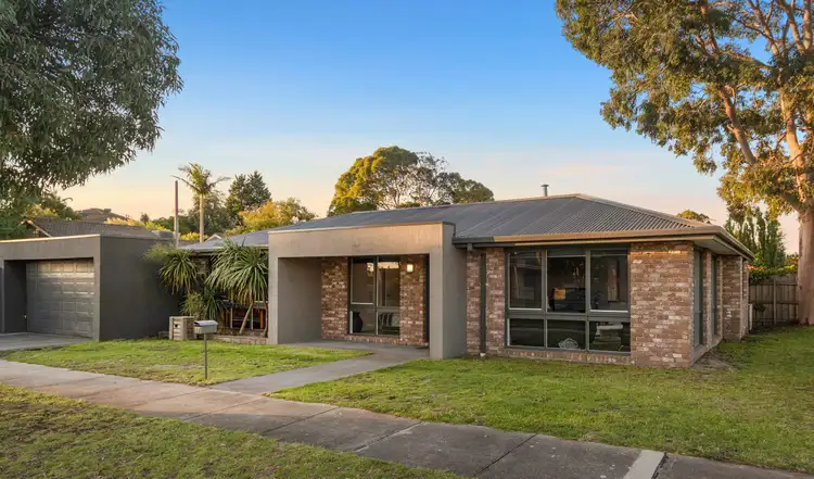 17 Elenya Court, Frankston VIC 3199