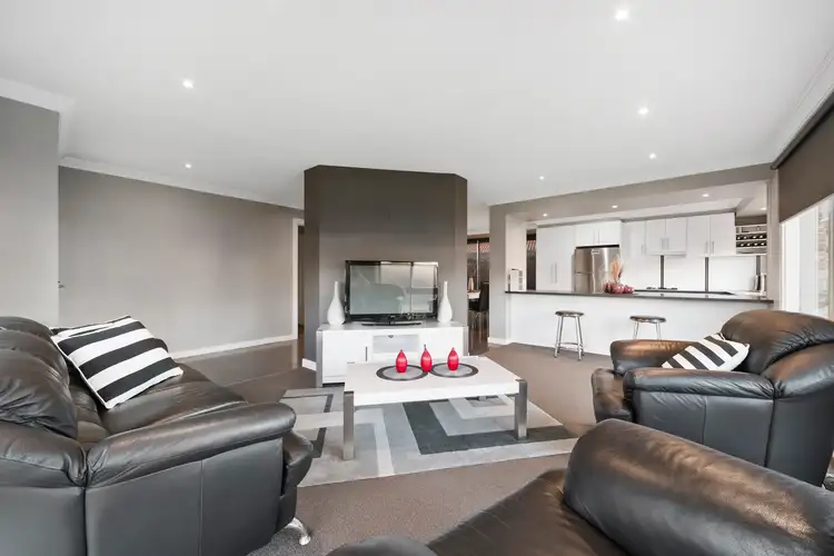 Fifth view of Homely house listing, 17 Elenya Court, Frankston VIC 3199