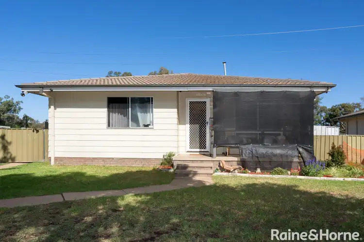 5 Oliver Place, Tolland NSW 2650