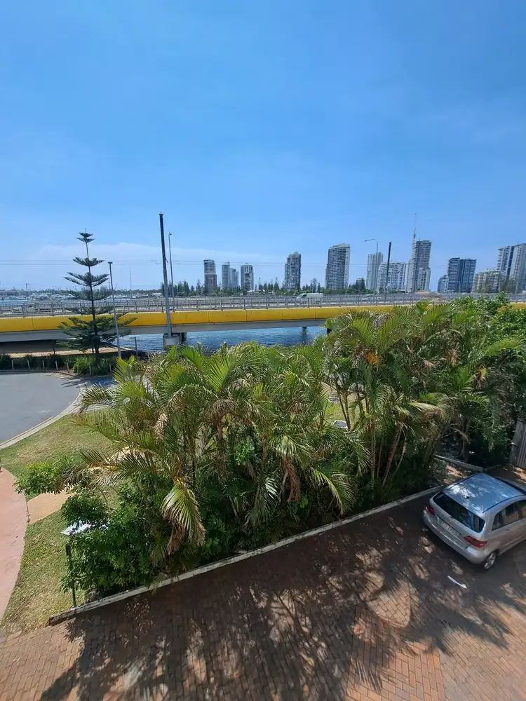 211/2 Barney Street, Southport QLD 4215