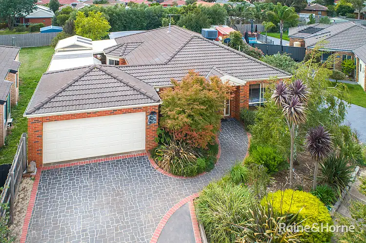 16 Daly Close, Sunbury VIC 3429