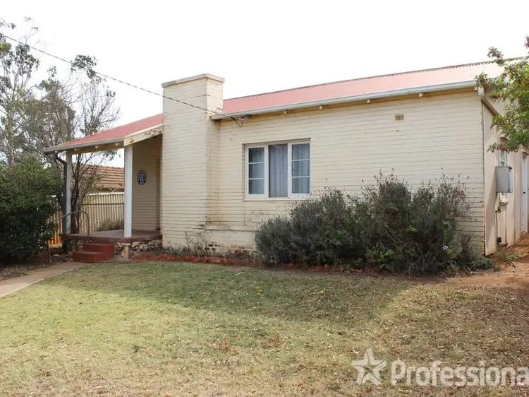 25 Essex Street, Northampton WA 6535