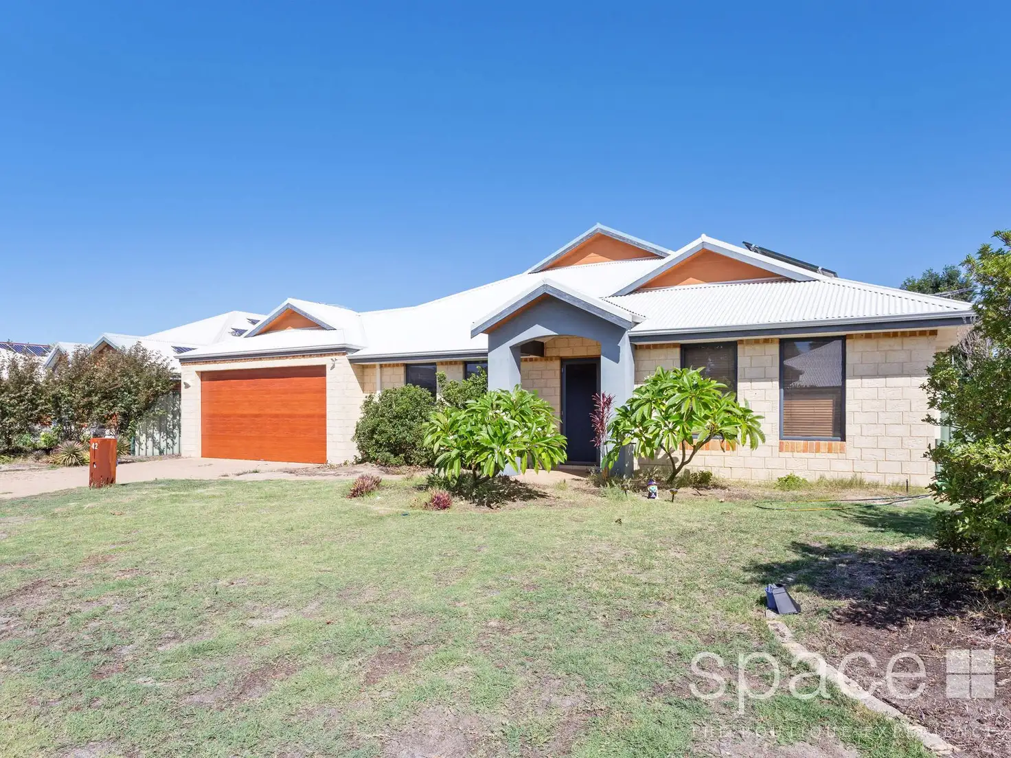Main view of Homely house listing, 42 Blue Mountain Circuit, Aubin Grove WA 6164