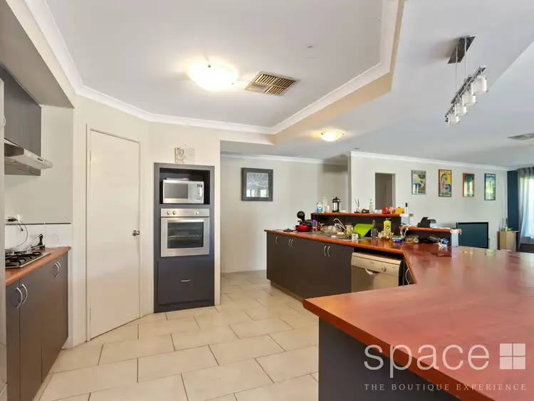 Fourth view of Homely house listing, 42 Blue Mountain Circuit, Aubin Grove WA 6164