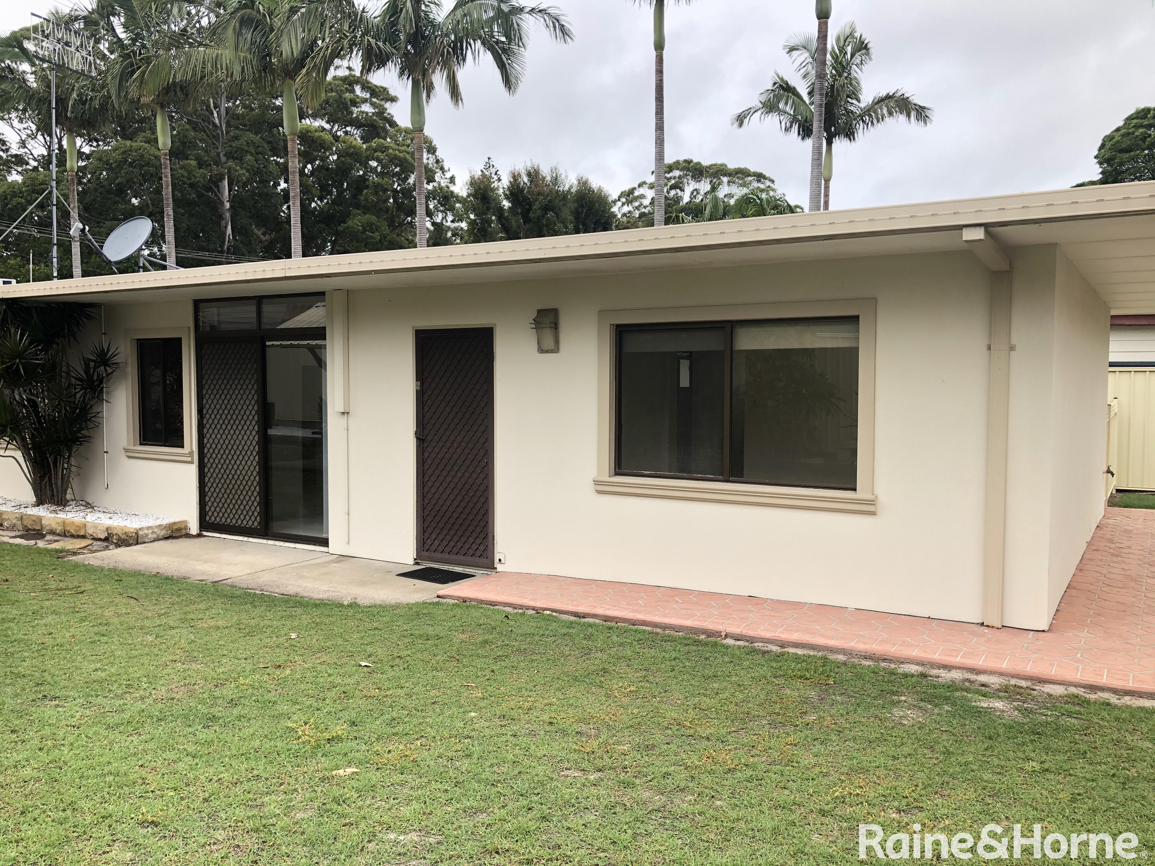 2/92 Rigney Street