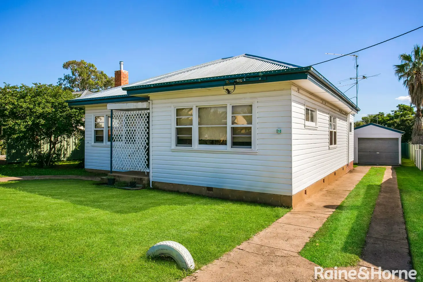 Main view of Homely house listing, 10 Bruce Street, Tamworth NSW 2340