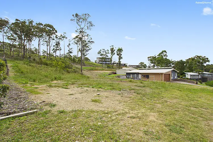 10 Spotted Gum Place, North Batemans Bay NSW 2536