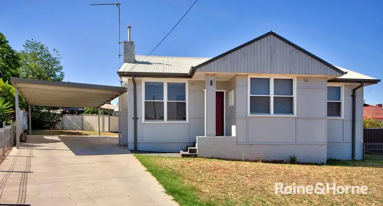 11 Sheahan Street, Cowra NSW 2794