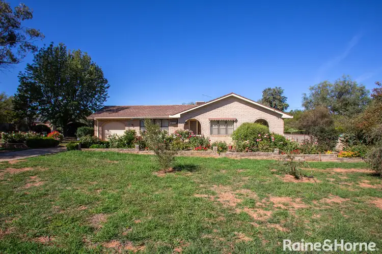 52 Kibbler Street, Cowra NSW 2794