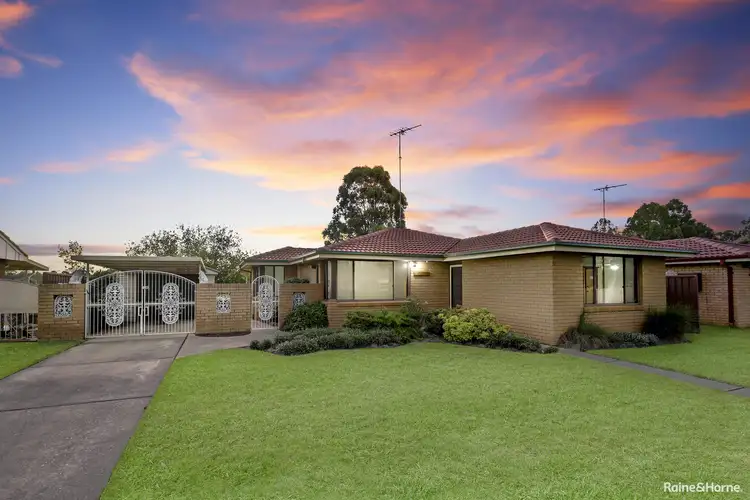75 Madison Circuit, St Clair NSW 2759