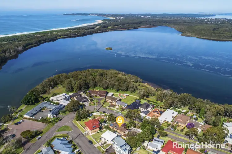 13 Diamond Head Drive, Budgewoi NSW 2262