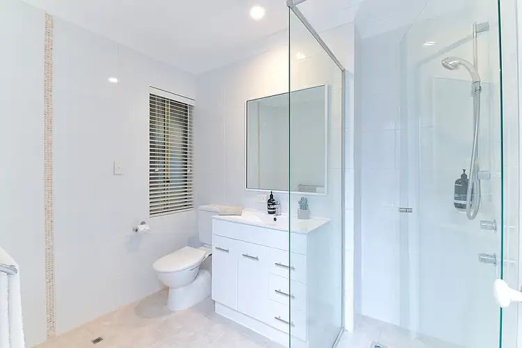 Sixth view of Homely house listing, 2/46 Reynolds Road, Mount Pleasant WA 6153