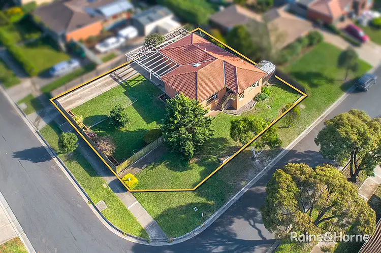 6 Hill Grove, Sunbury VIC 3429