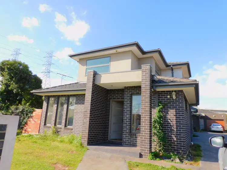 Main view of Homely townhouse listing, 2/670 Langton Street, Glenroy VIC 3046