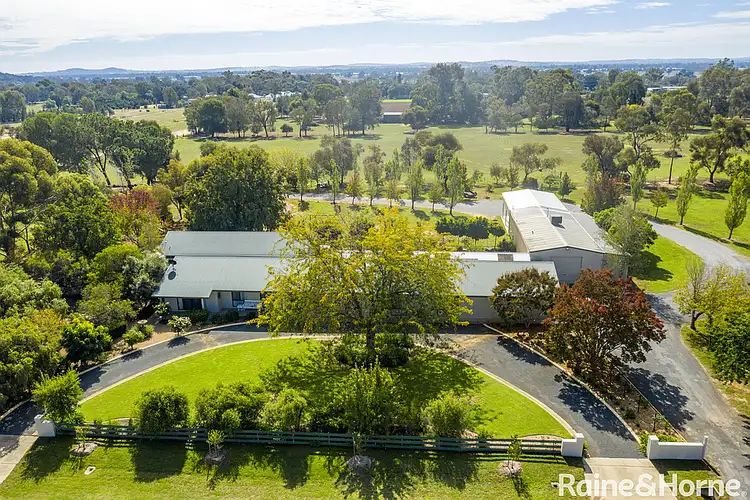 64 Alder Road, Lake Albert NSW 2650